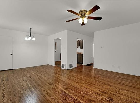 4th image of 3264 Carlson Ave