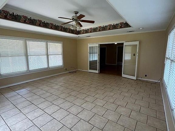 5th image of 120 E Greenfield Dr