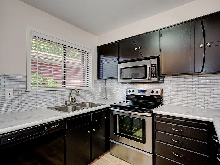 3036 S Betsy Ross Ln — Photo 1
