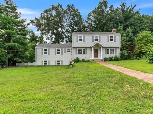 42 Ridgecrest Dr, Westfield, MA 01085