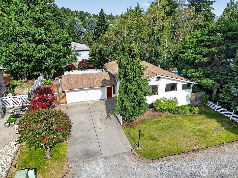 1st image of 909 N James Avenue