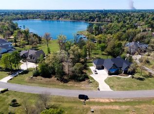 444 Royal Navigator Rd, Montgomery, TX 77316