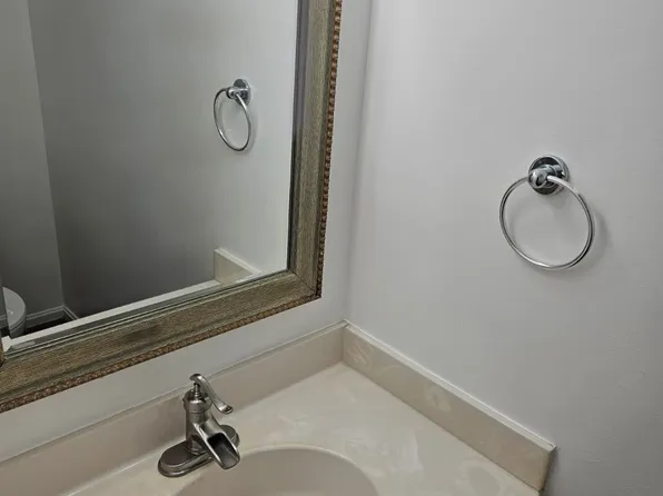 18 Hunters Gate Ct, Silver Spring, MD 20904