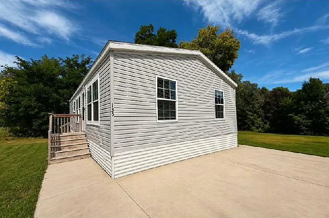135 Mayfair Rd #20