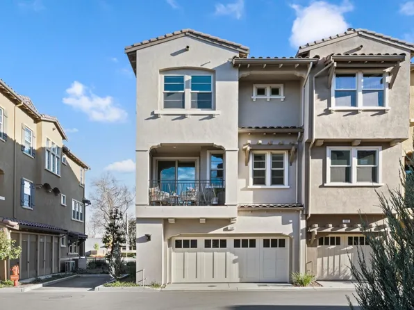 1383 W Middlefield Rd, Mountain View, CA 94043