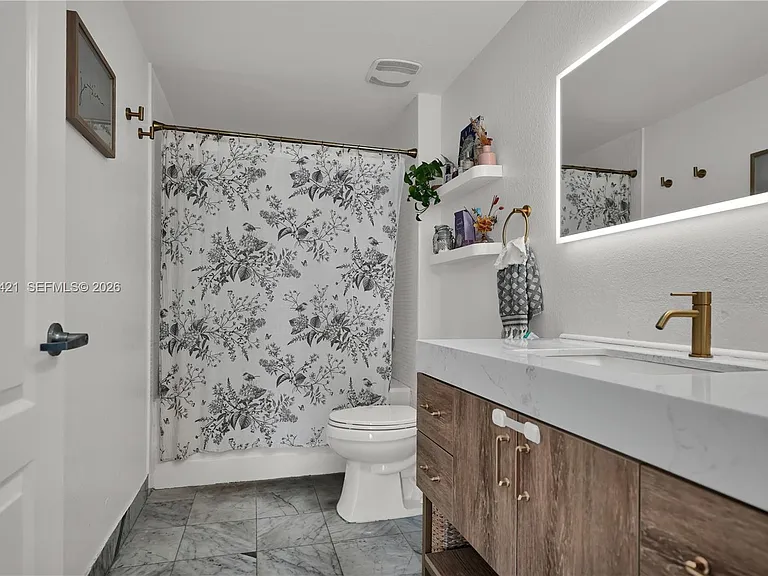 500 NE 29th St #901 — Photo 7