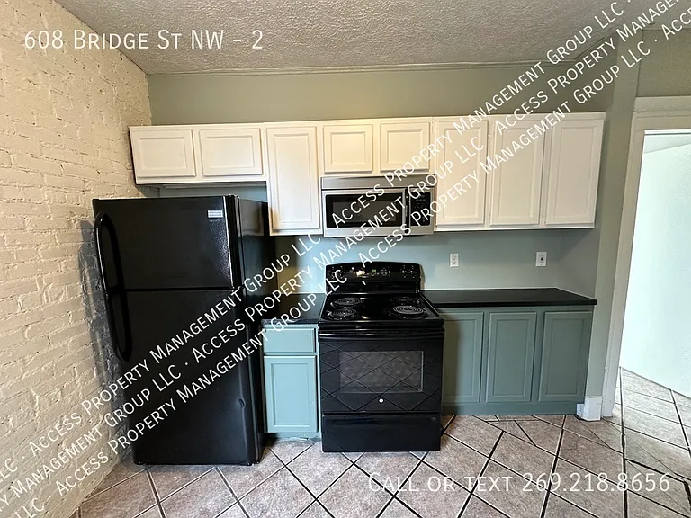 608 Bridge St NW #2 — Photo 6
