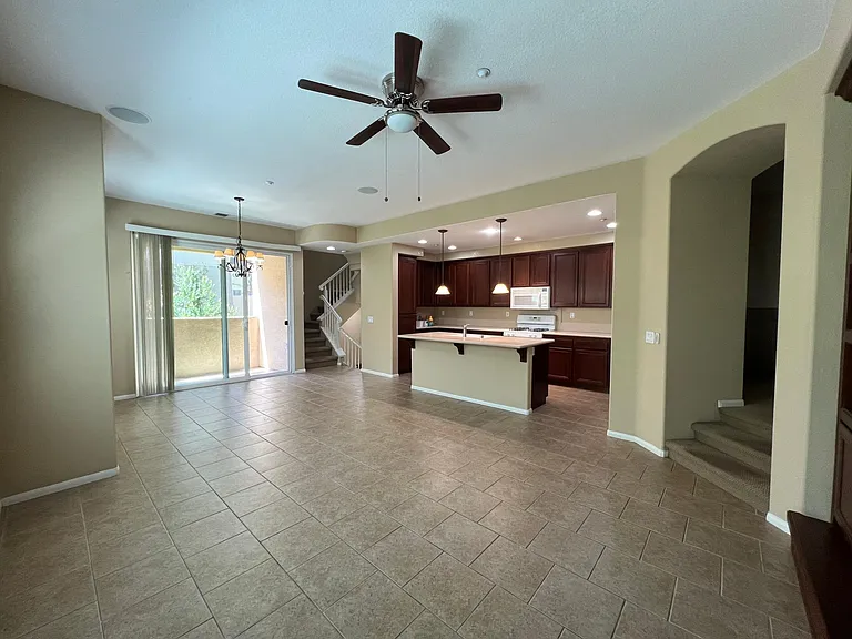 637 Kellogg St — Photo 12