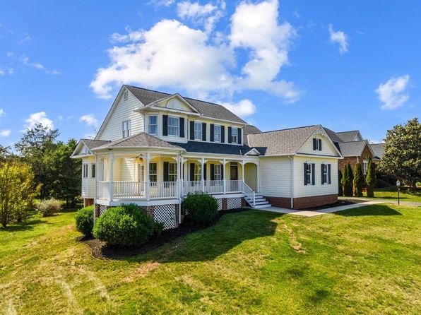 1348 Lake Shore Dr, Forest, VA 24551