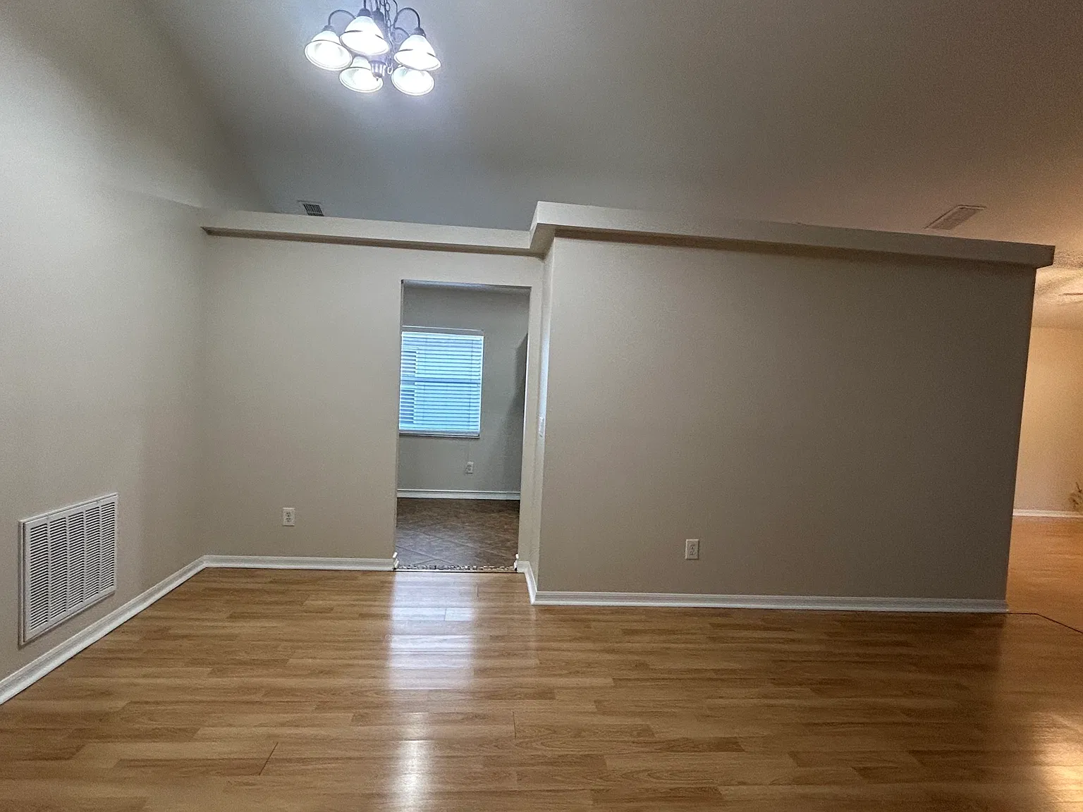 4 bed, 2114 sqft, $2,200 — Photo 4