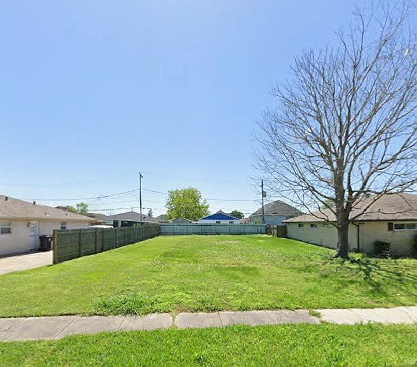 1st image of 208 Mink Dr