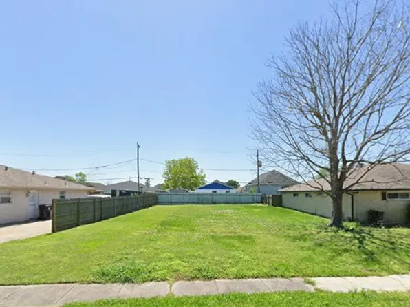 208 Mink Dr, Arabi, LA 70032