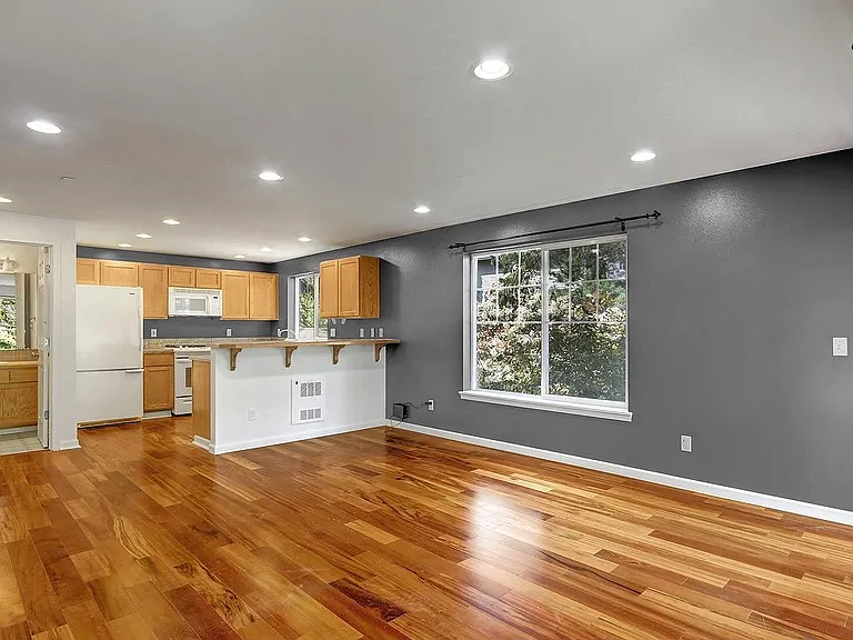 8524 Midvale Ave N #B — Photo 3