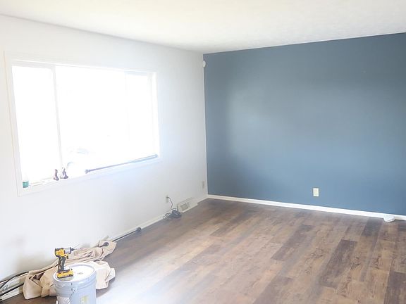 5th image of 3219 S 138th St