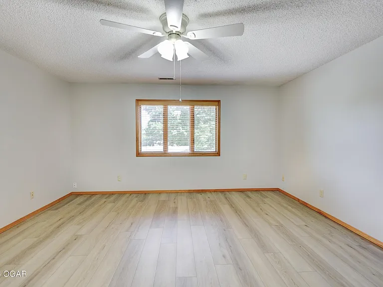 416 W Spring St #1 — Photo 11