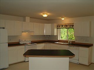 5th image of 9815 141st St E