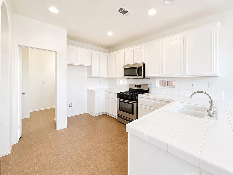 14444 Moon Valley St — Photo 8