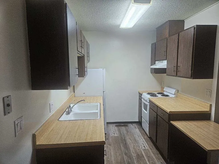 Heritage West Apartments — Photo 37