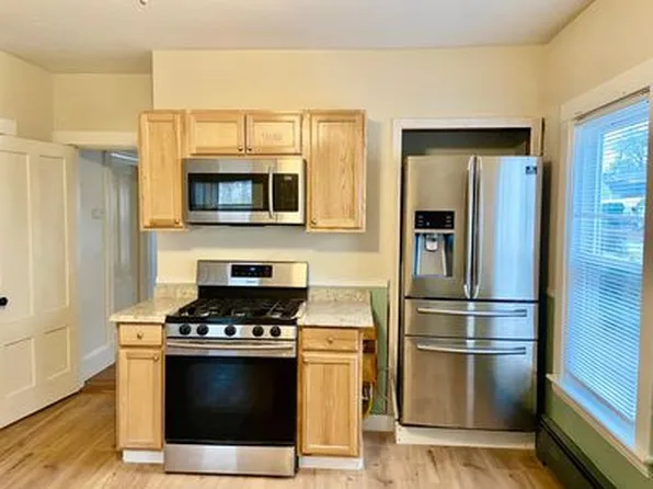 63 Upland Rd APT 1, Brockton, MA 02301