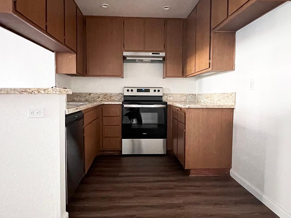 1st image of 134 S Western Ave APT 15