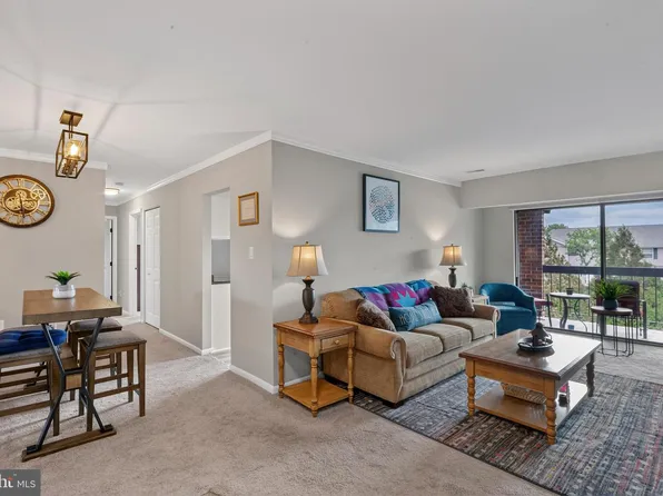 8 Juliet Ln APT 304, Nottingham, MD 21236