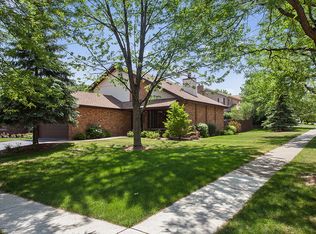 70 W Peiffer Ave, Lemont, IL 60439