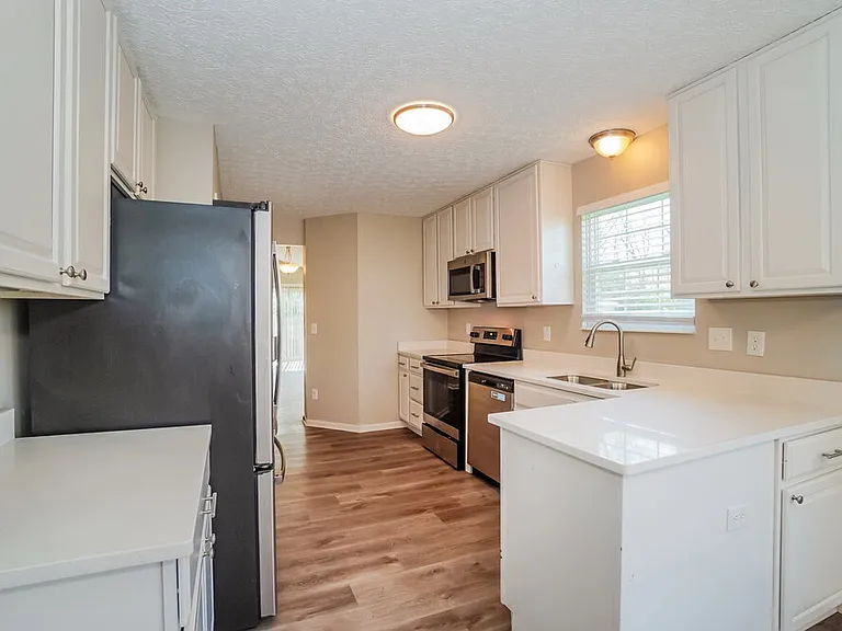 4934 Allwood Dr — Photo 9