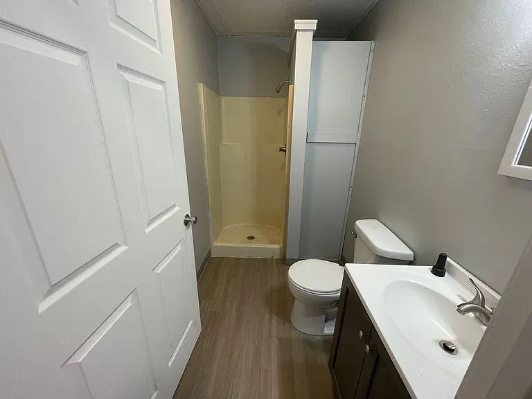 900 North Street — Photo 5
