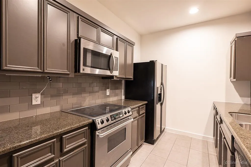2 bed, 1.5 bath, 1274 sqft, $2,150 — Photo 4