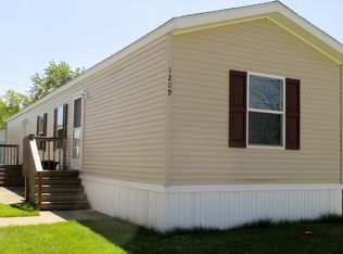 1209 Aspen Dr, Valparaiso, IN 46385