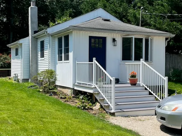 33 Goldenrod Ave, Northport, NY 11768