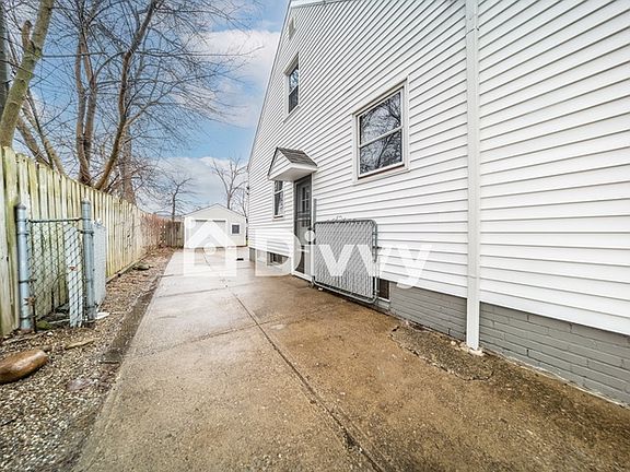 5th image of 12301 Oak Park Blvd