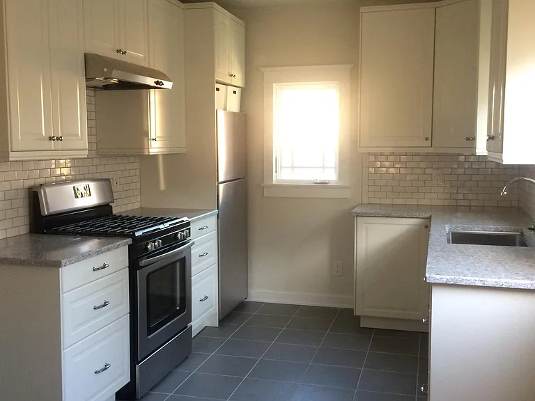 Modern Kitchen with Dishwasher
