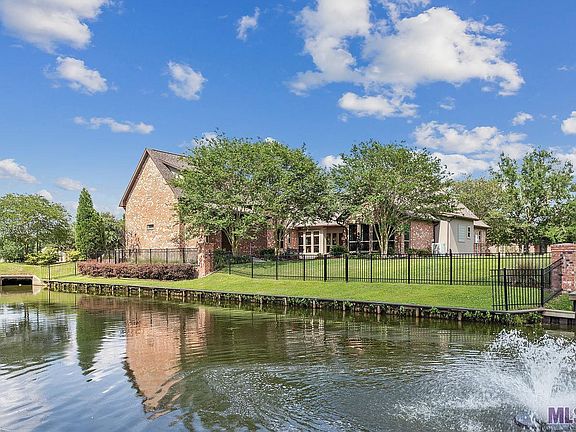 2nd image of 12377 Oak Brook Dr