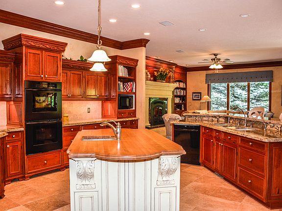 3rd image of 362 E Palomino Dr