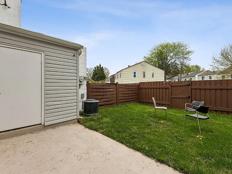 7974 Community Dr — Photo 5