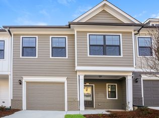742 Calvin Park Dr, Ball Ground, GA 30107