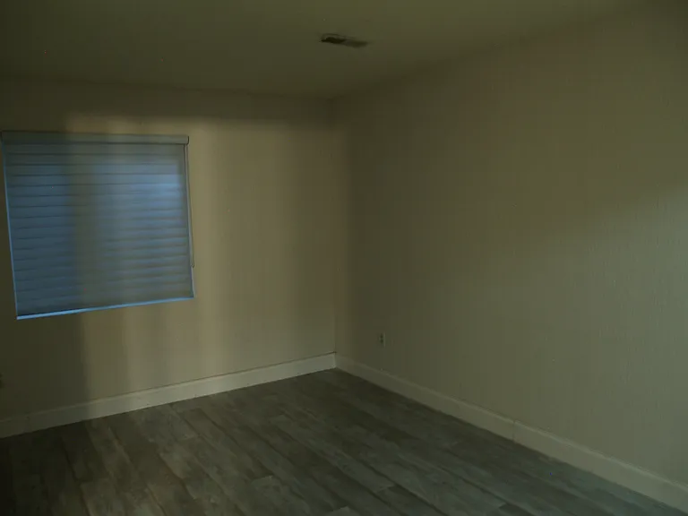 2419 S Gray Dr — Photo 35