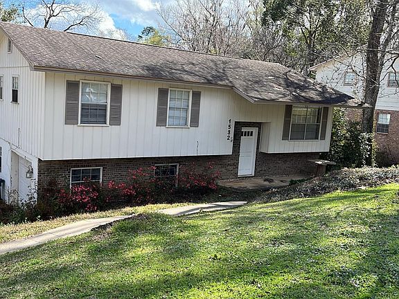 3rd image of 1532 Woodgate Way