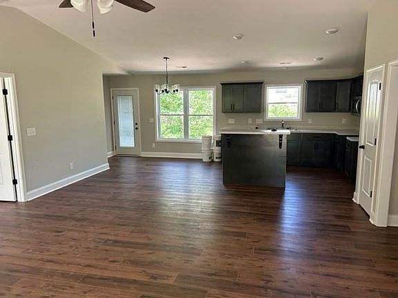 3rd image of 540 9th St