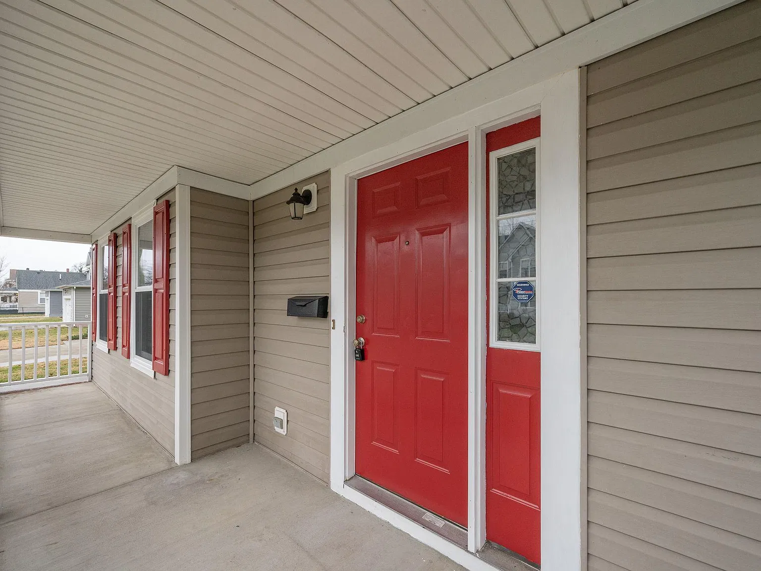 3 bed, 2.5 bath, 1620 sqft, $2,400 — Photo 2