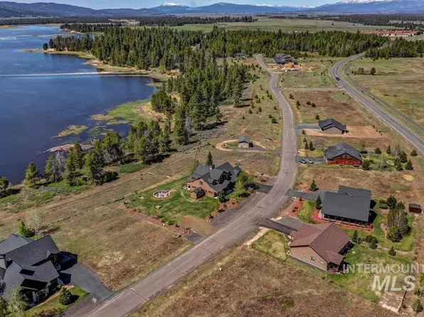 13143 Hawks Bay Rd, Donnelly, ID 83615