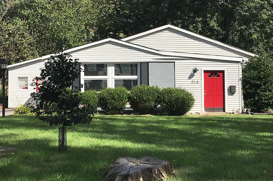 1st image of 514 Parkwoods Ave