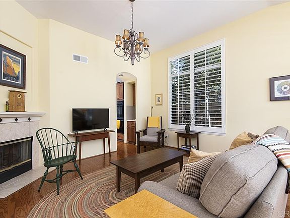 4th image of 681 Santa Clara Ct