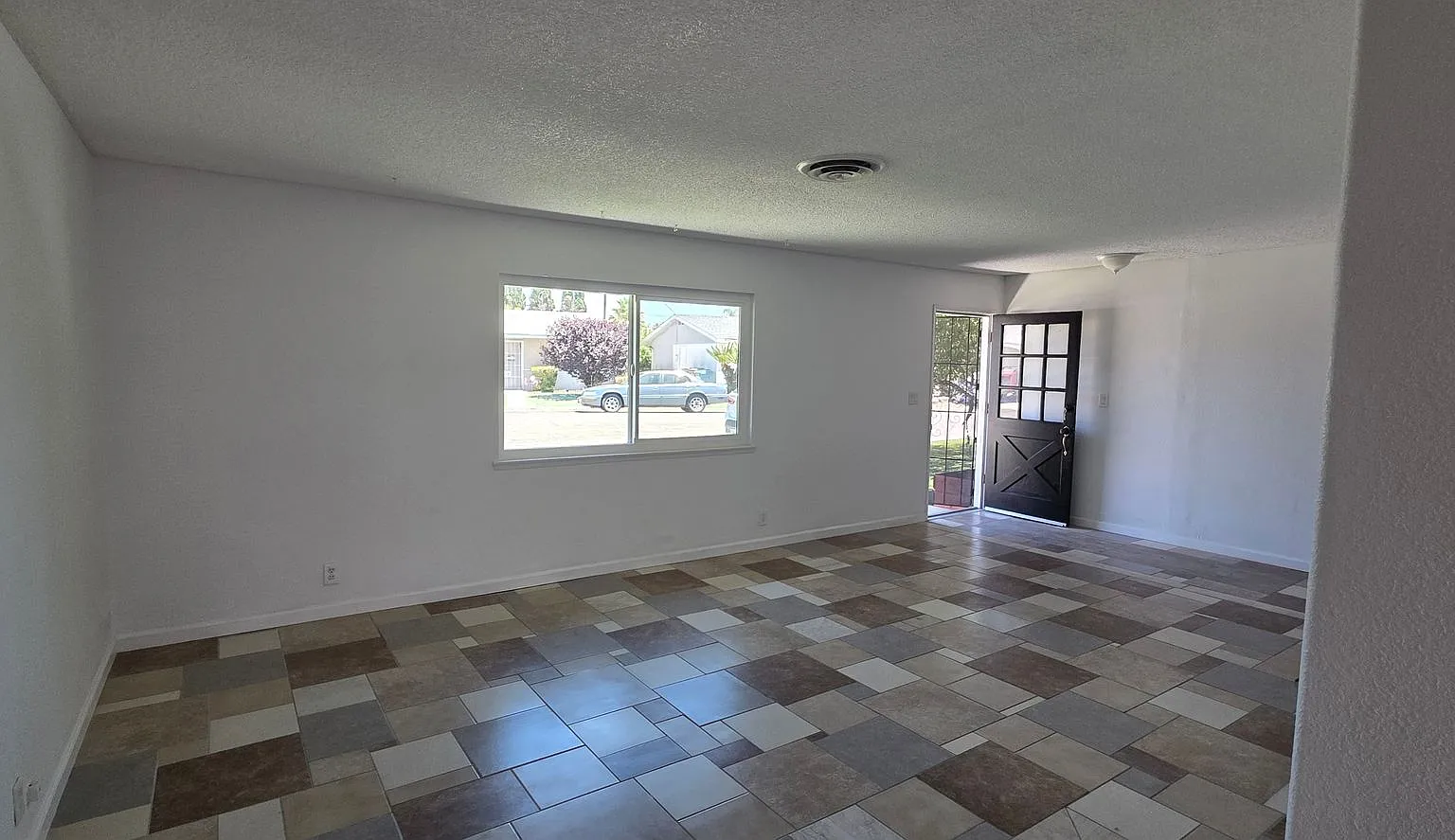 55+ Community Two Bedrooms One Bath — Photo 4