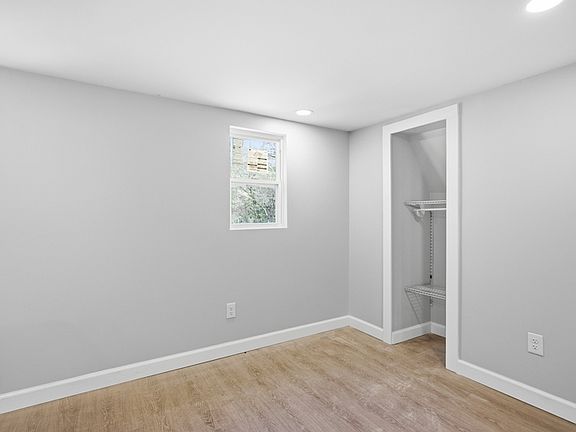 3rd image of 4917 Moreland Heights Ln