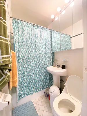 Rented by City Connections Realty | media 10