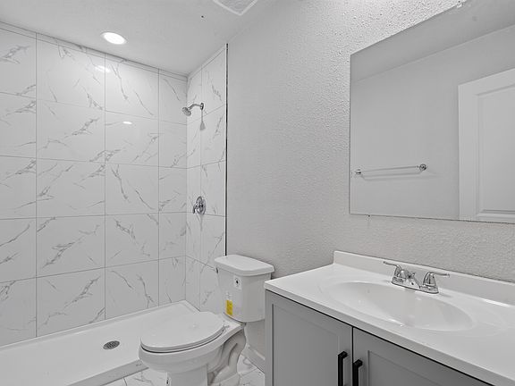 4th image of 537 NW King St
