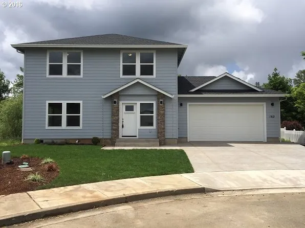 162 Vista Lake St, Oakland, OR 97462