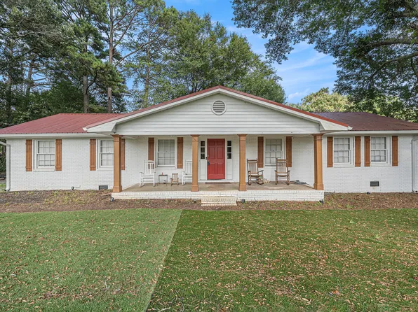 58 Hospital Rd, Commerce, GA 30529